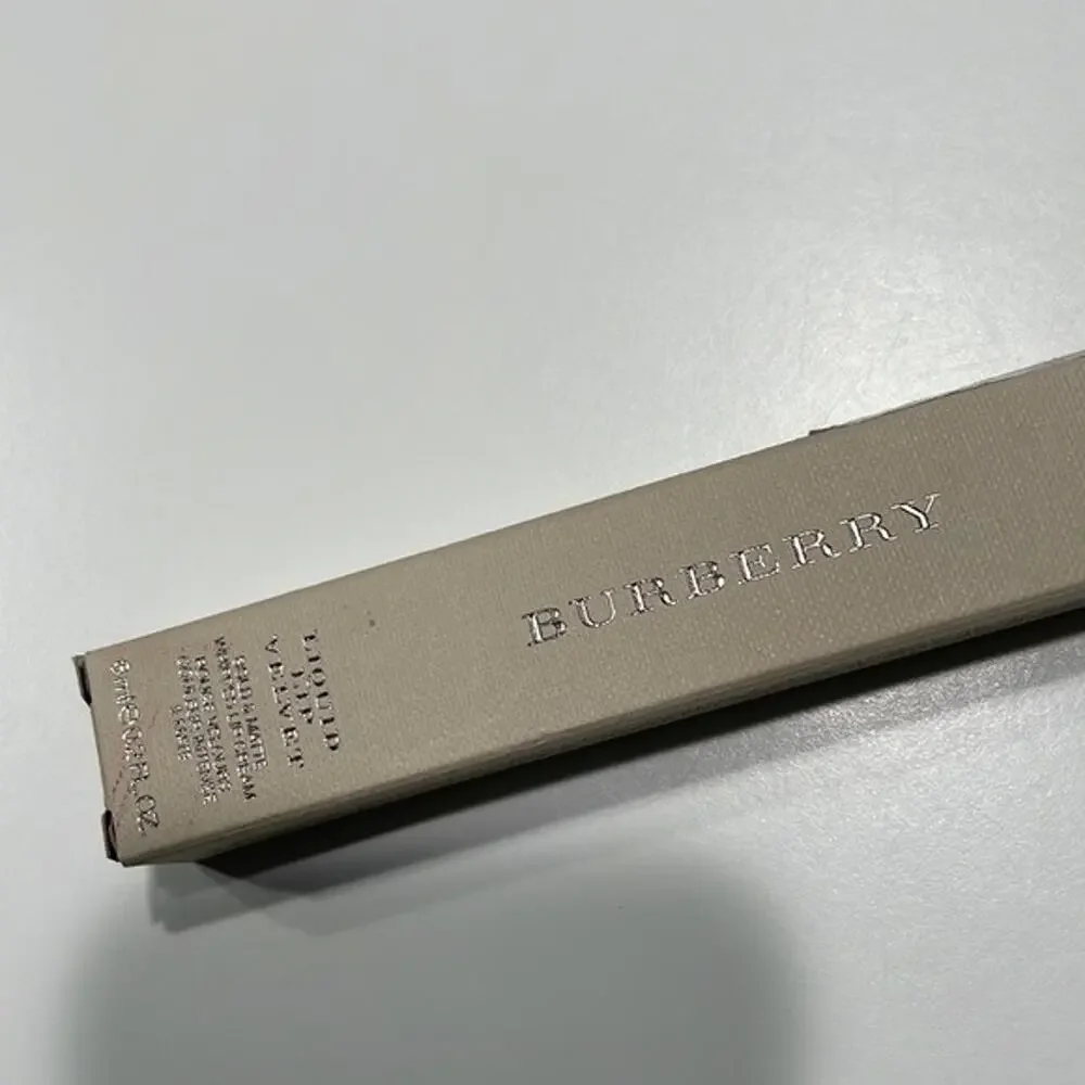 Burberry Liquid Lip Velvet Military Red
